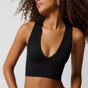 Out from under Hailey seamless plunge cropped tank top